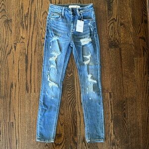 Hidden High Rise Distressed Skinny Jeans